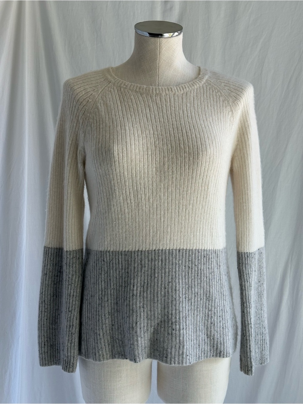 Ann Taylor 100% Cashmere Soft Colorblock Sweater | Size M